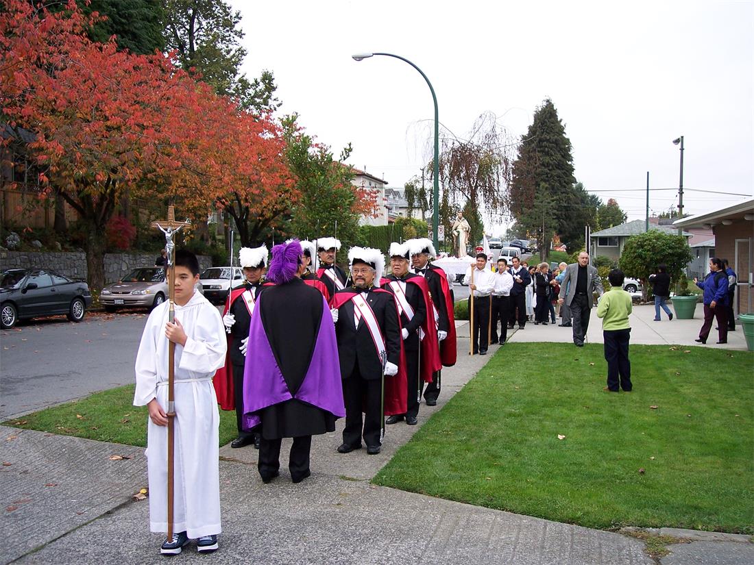 St. Jude Feast October 2006 - Procession around the church neighborhood