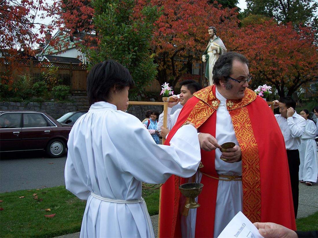 St. Jude Feast October 2006 - Procession around the church neighborhood